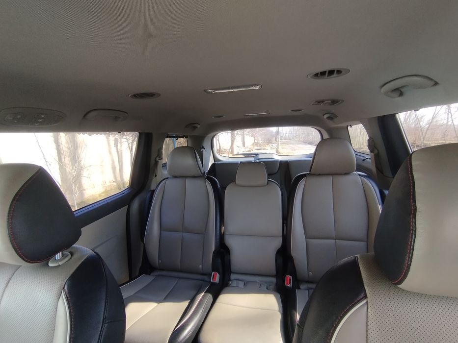 Kia carnival sotiladi