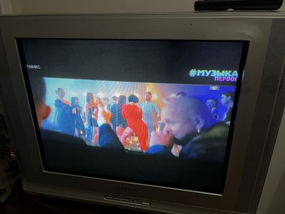 Отдам б/у телевизор Самсунг