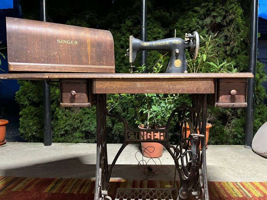 Mașină de cusut model vechi