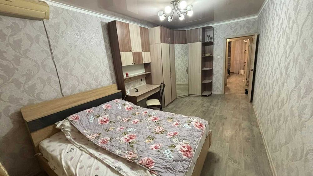 Продам кровать и шкафы