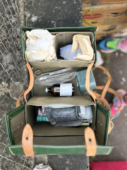 Запазена Аптечка от миналия век