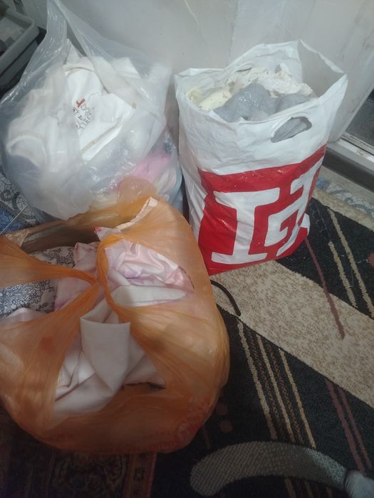 Отдам даром детские вещи