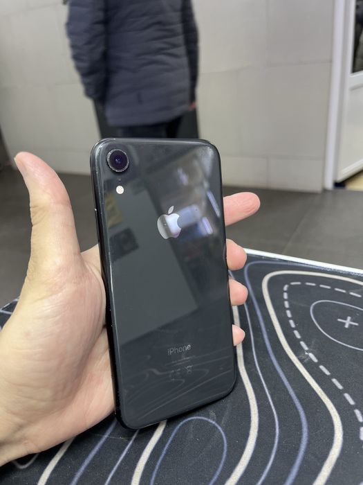 iPhone XR продам