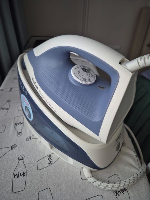 Продам утюг в отличном рабочем состоянии совсем новый