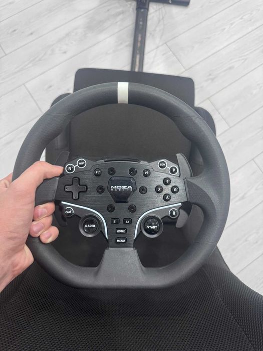 Volan Sim Racing MOZA R3 Direct Drive + Pedale SR-P Lite (PC) + Scaun PLAYSEAT (CA NOU)