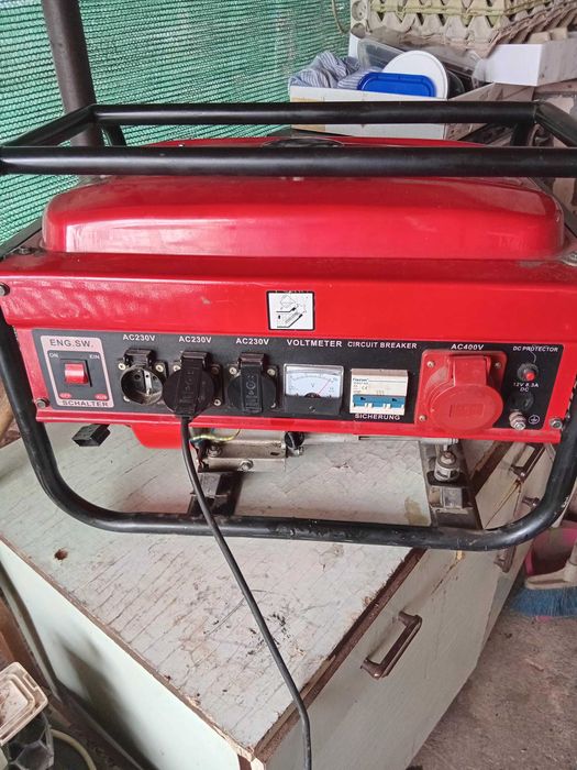 Generator de curent 12v/220V/380V