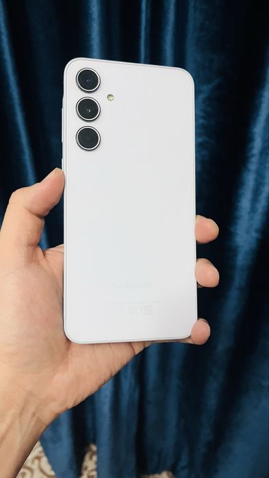 Самсунг А 35   5G