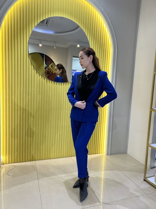 Продаю брючный костюм