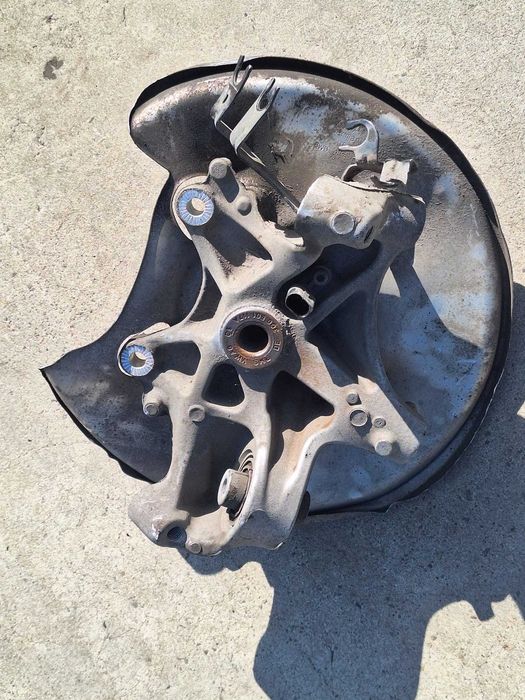 fuzeta dreapta spate audi a4 b9 8w 2.0 tdi  8w0505432t