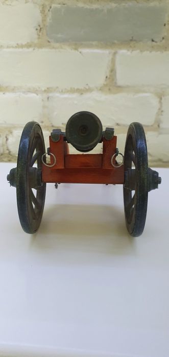 Macheta Tun bronz/lemn anul 15** (detalii complete)