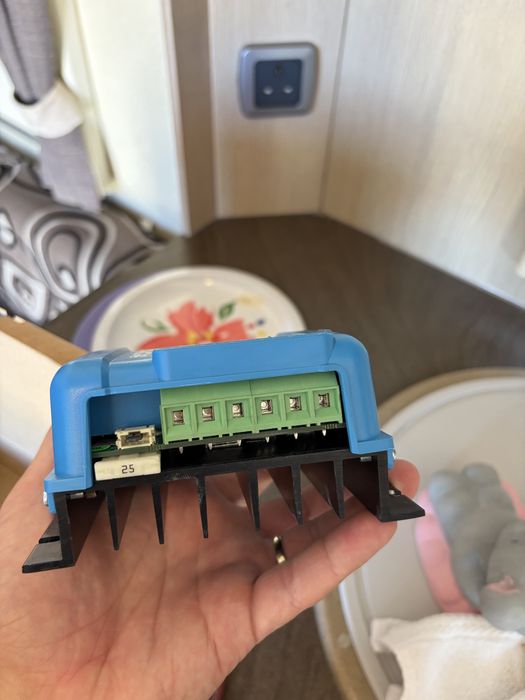 Controler solar Victron 100 / 20