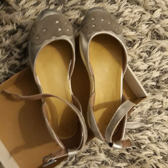 Sandale de primavara-vara,din piele naturala,aproape noii,mar36