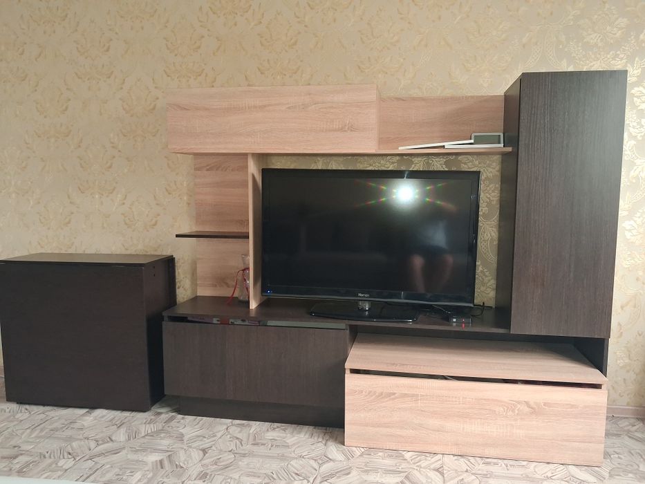 Продам тв стенку и телевизор