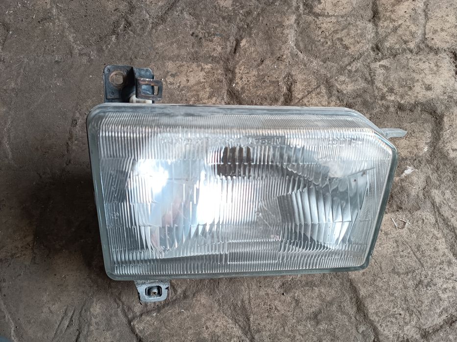 Фара Ниссан тиррано