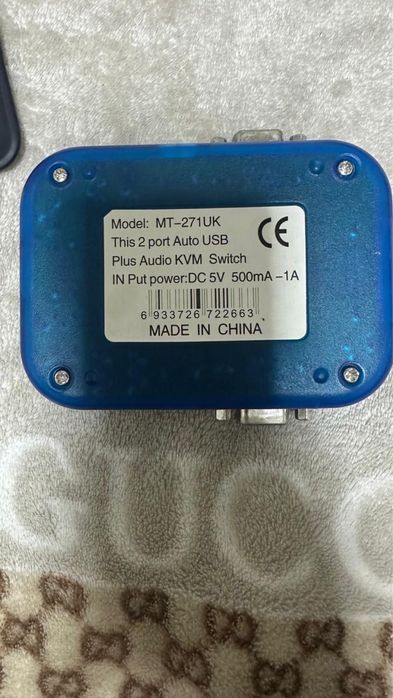KVM-переключатель USB 2.0 VGA на 2 компьютера