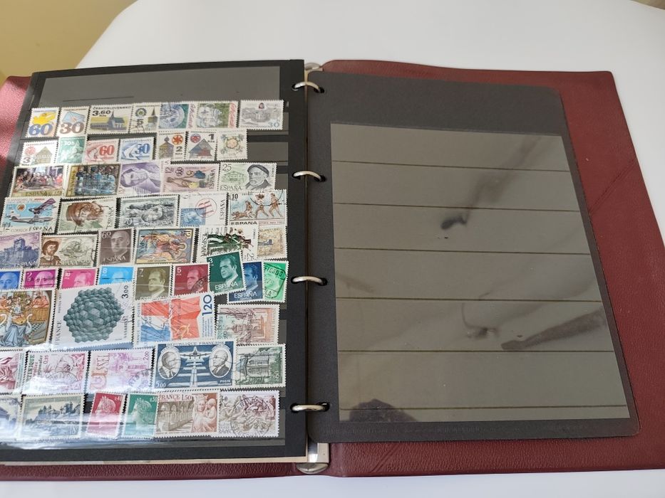 Класьор с пощенски марки