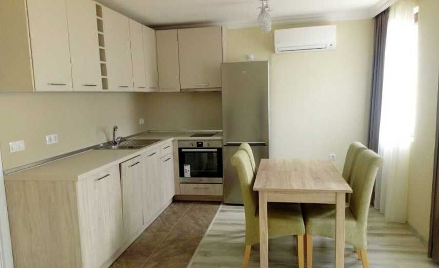 Дава се под наем Двустаен апартамент в Бургас, Лазур - 77 кв.м за 204 € - Снимка #2