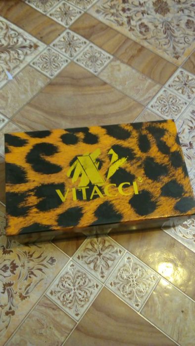 Продам женские туфли