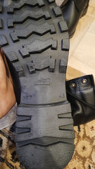 Берцы продам кожанные