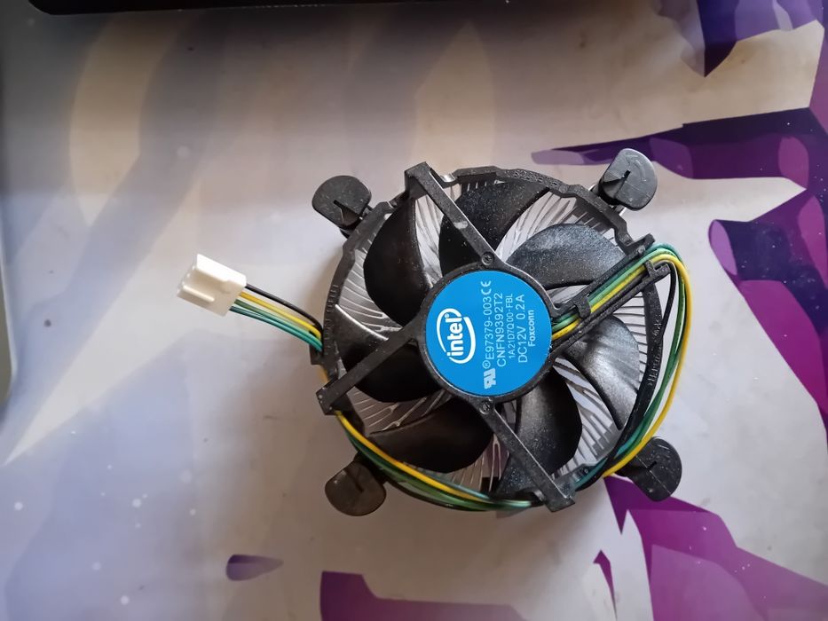 Vând placa de baza h310 defecta +procesor i3 9100