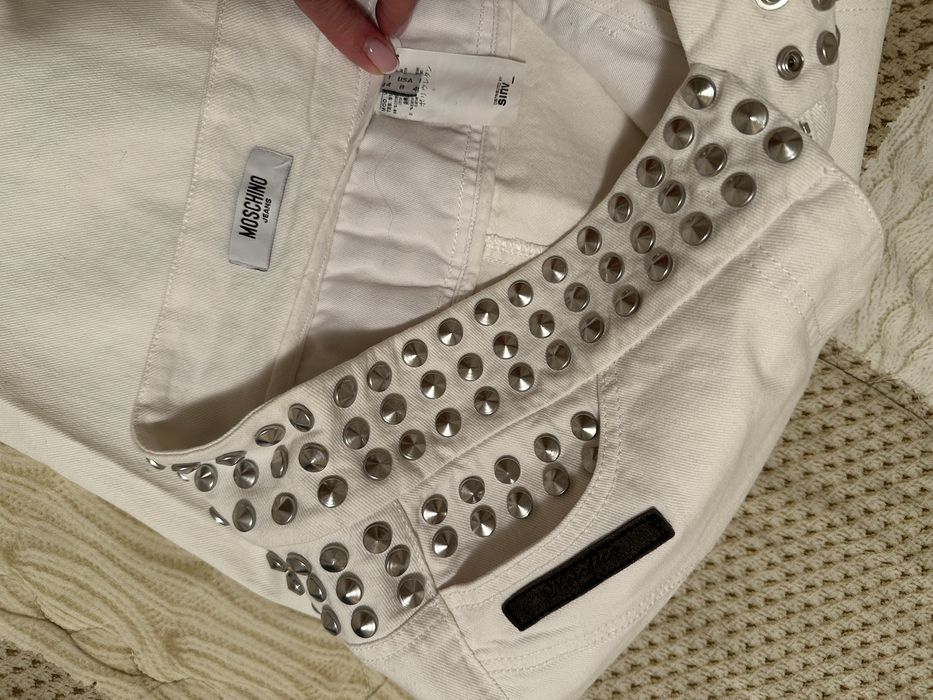 Пола Moschino бяла с капси