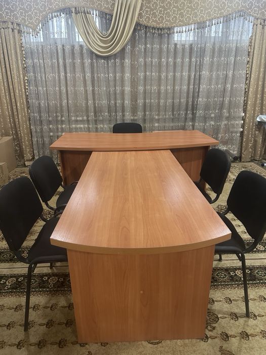 Ofis uchun stol va stul lar sotiladi