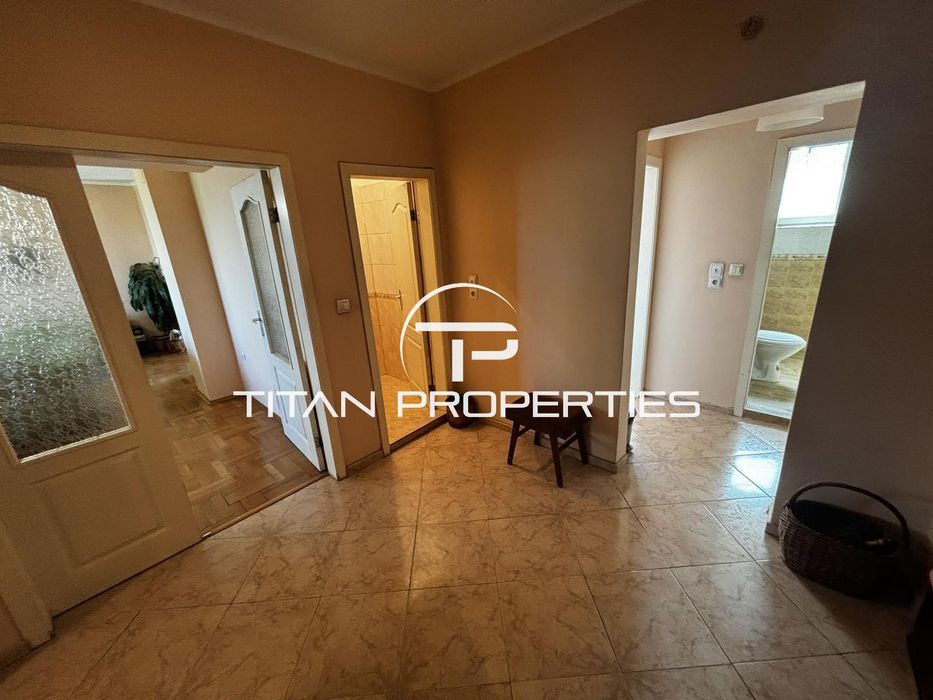 Дава се под наем Тристаен апартамент в Бургас, Лазур - 120 кв.м за 612 € - Снимка #5