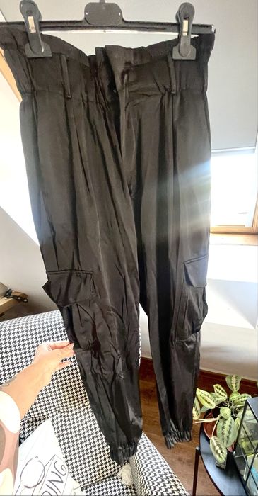 Сатениран панталон ZARA