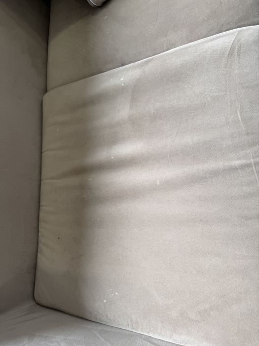 Диван и два фотьойла 300€