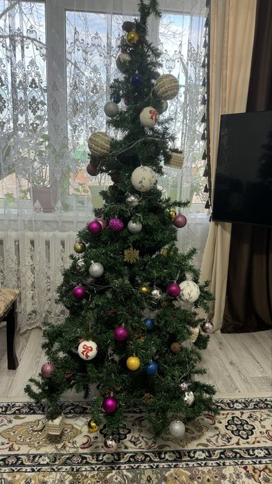 Продам елку в отличном состоянии