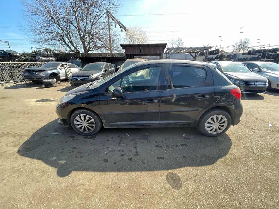 Dezmembrez Peugeot 207 1.4 B an 2008 cod motor 8FS