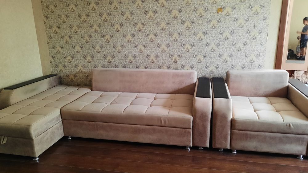 Продаётся диван  в отличном состоянии