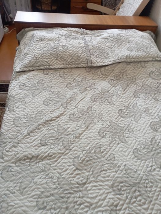 Продам гарнитур в спальню из 6 предметов