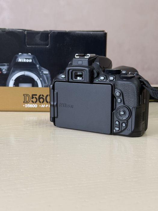 Nikon D5600 + 3 obiective