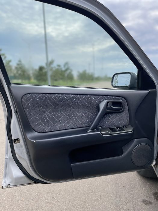 Nissan Primera P11