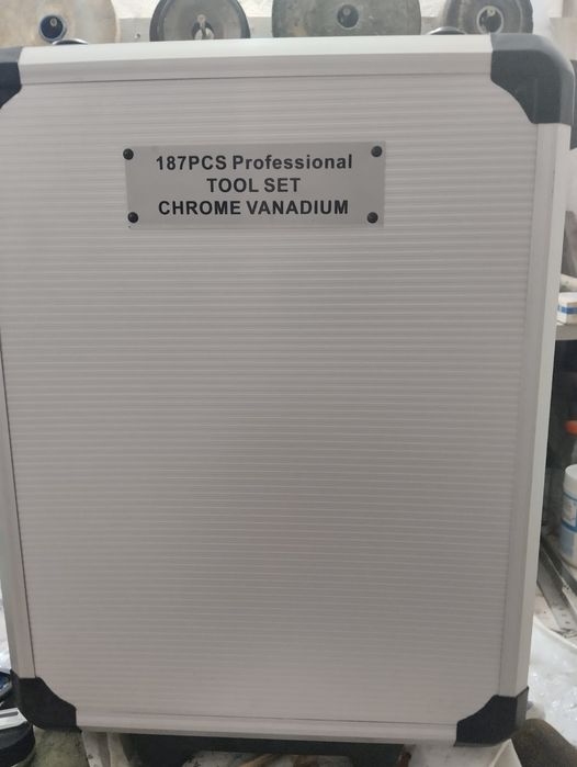 Шуруповёрт набор инструментов сварочный аппарат  генератор