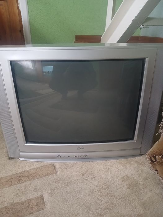 Телевизор продаю рабочий