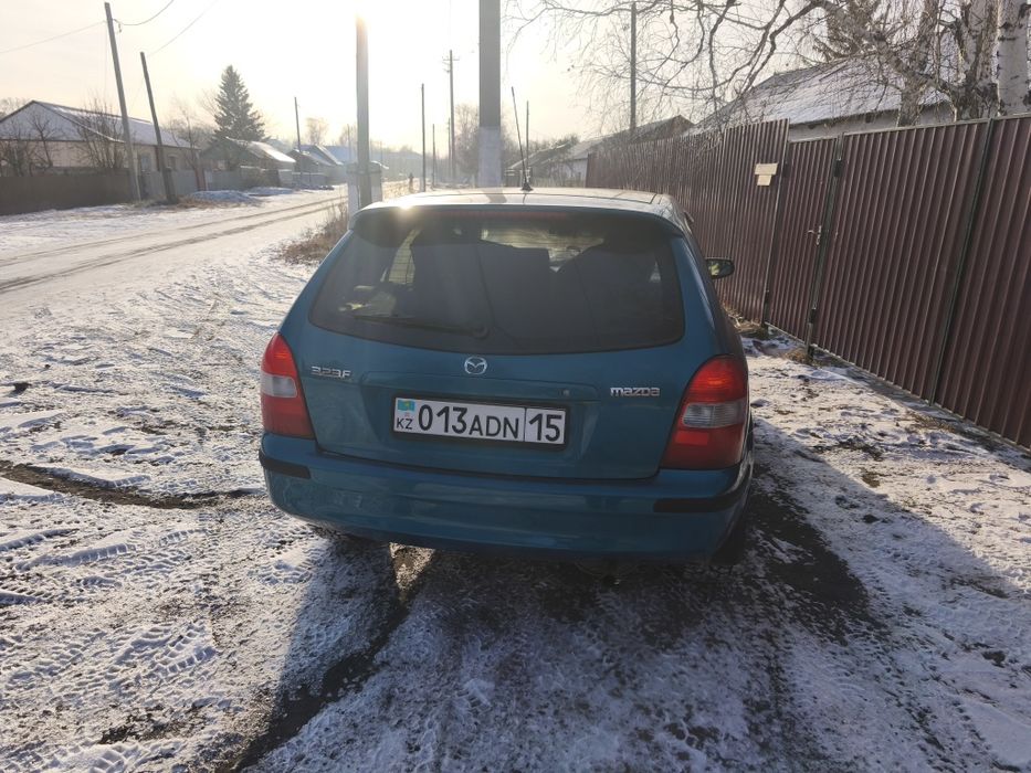 Легковое авто мазда