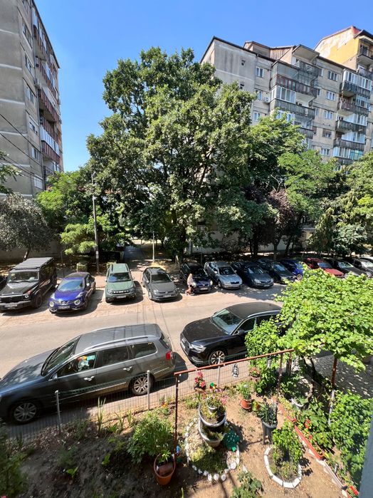 Vând apartament 3 camere Oradea