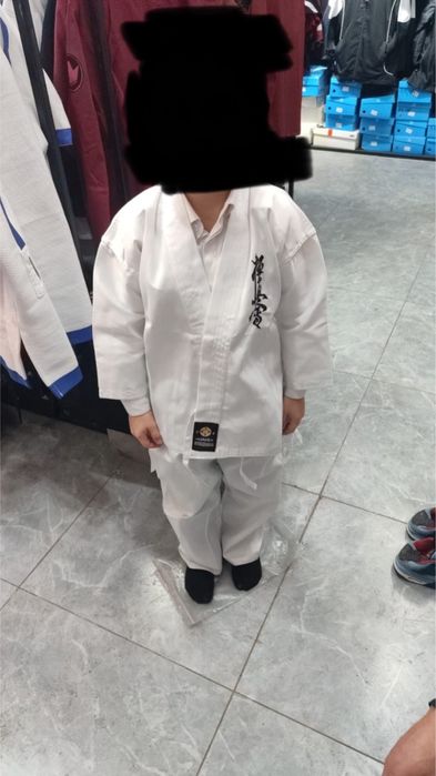 Продам срочно костюм для карате!