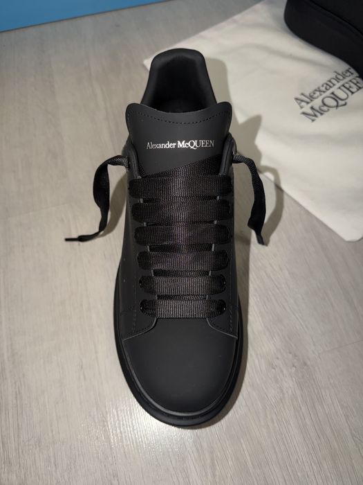 Alexander McQueen Oversized Black