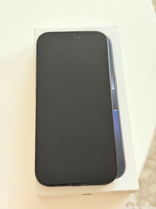 Vând IPhone 16 Pro