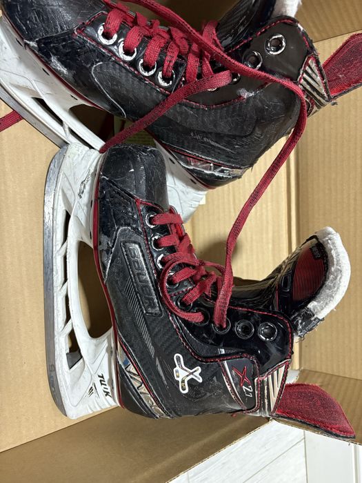 Продам коньки Bauer