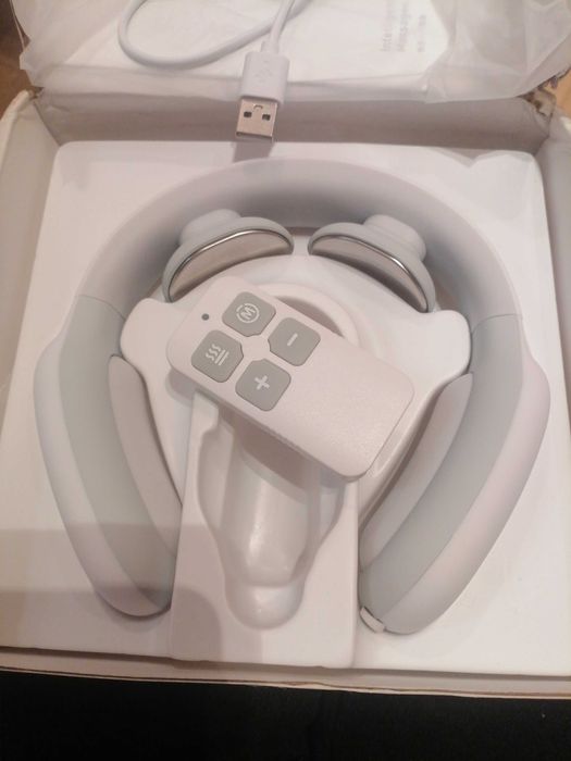 Срочно продам массажёр для шеи новый.