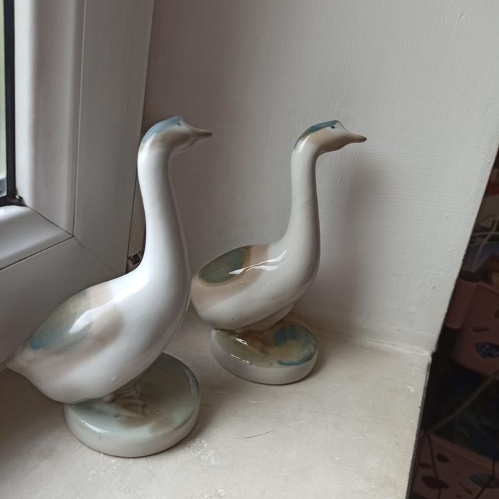 Старинные фигурки из фарфора
