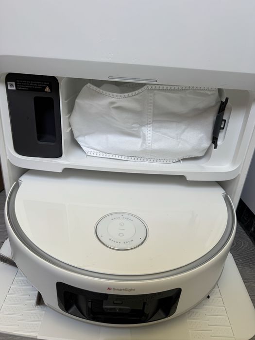 Робот Прахосмукачка + Станция MOVA Z60 Ultra Roller 26 000 Pa, HydroForce Wash, Самоизпразване, FlexScope радар, MaxiReach, All-in-One станция!