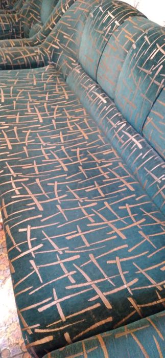 Продаю диван б/у в хорошем состоянии.