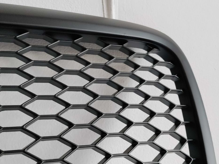 Решетка без емблема АУДИ А6 Ц6 от 04 - 08 МАТ Черна Тунинг Audi A6 C6