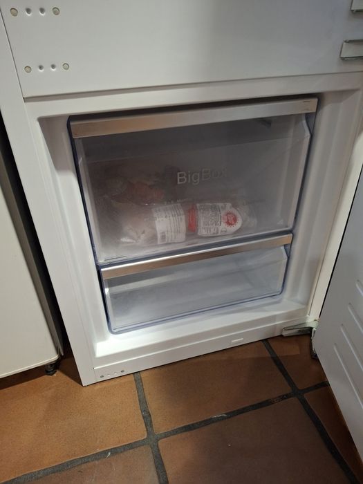 Vând combina frigorifica