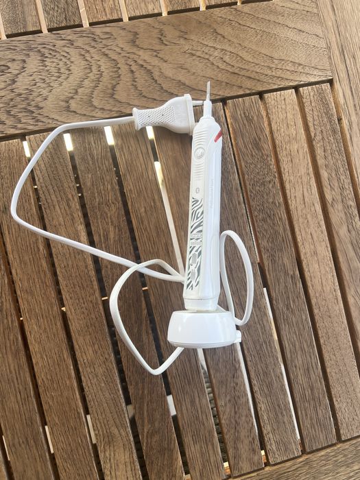 Vand perie de dinti electrica Braun Oral B